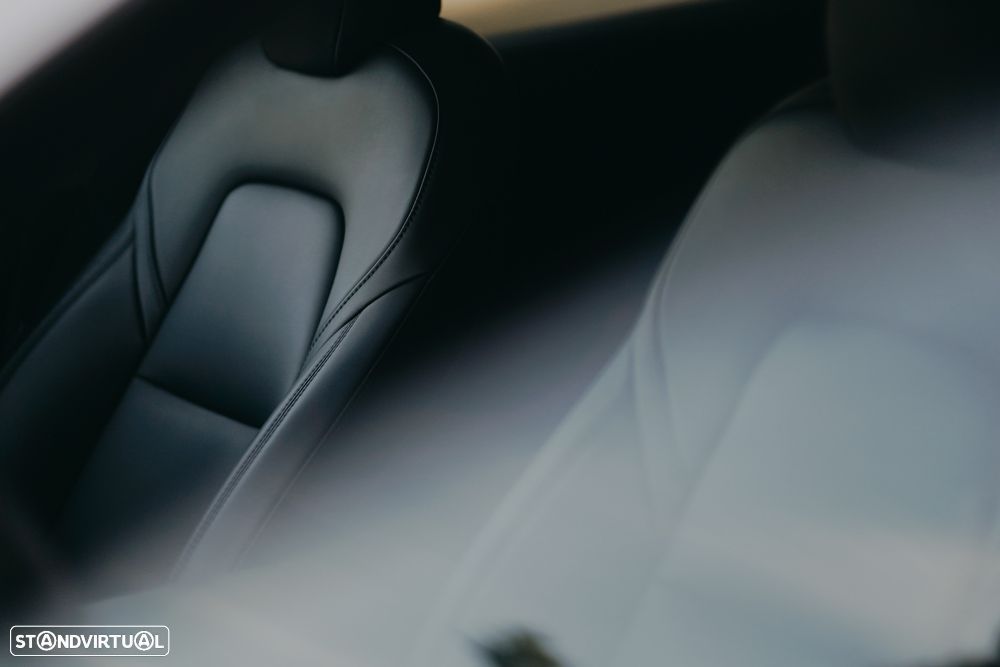 Tesla Model Y Long Range Dual Motor AWD - 19