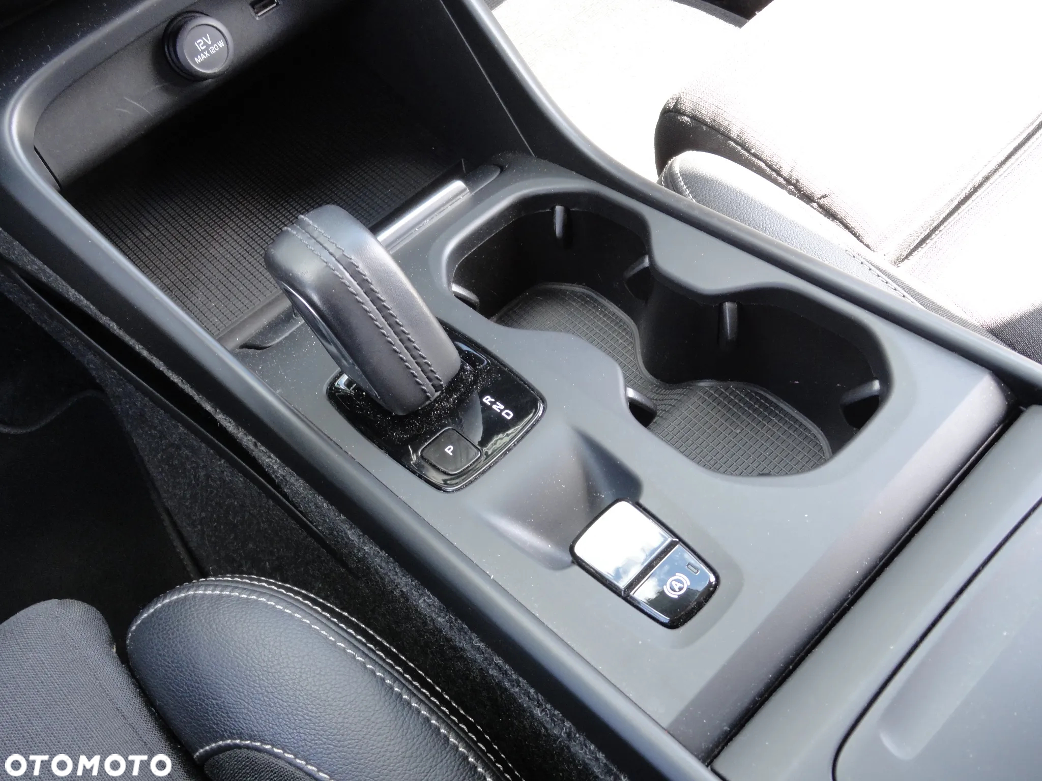 Volvo XC 40 D3 SCR Momentum Core - 15