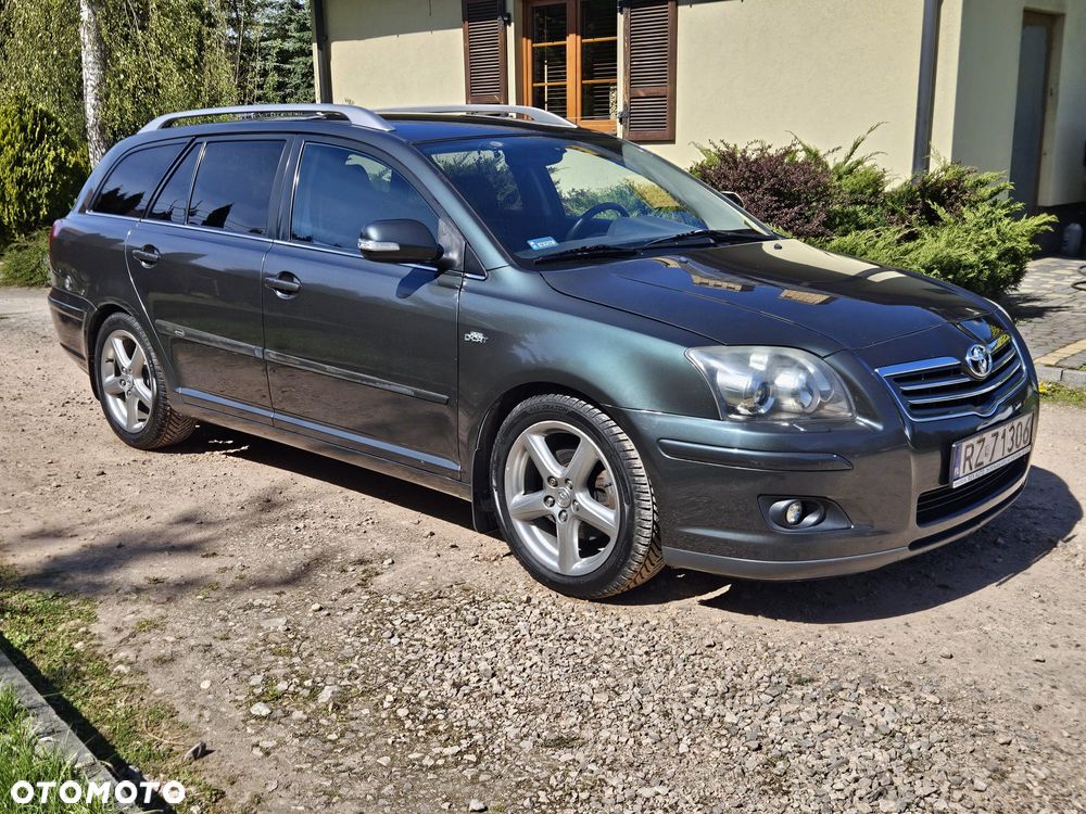 Toyota Avensis 2.2 D-4D Sol Plus 180 Premium - 1