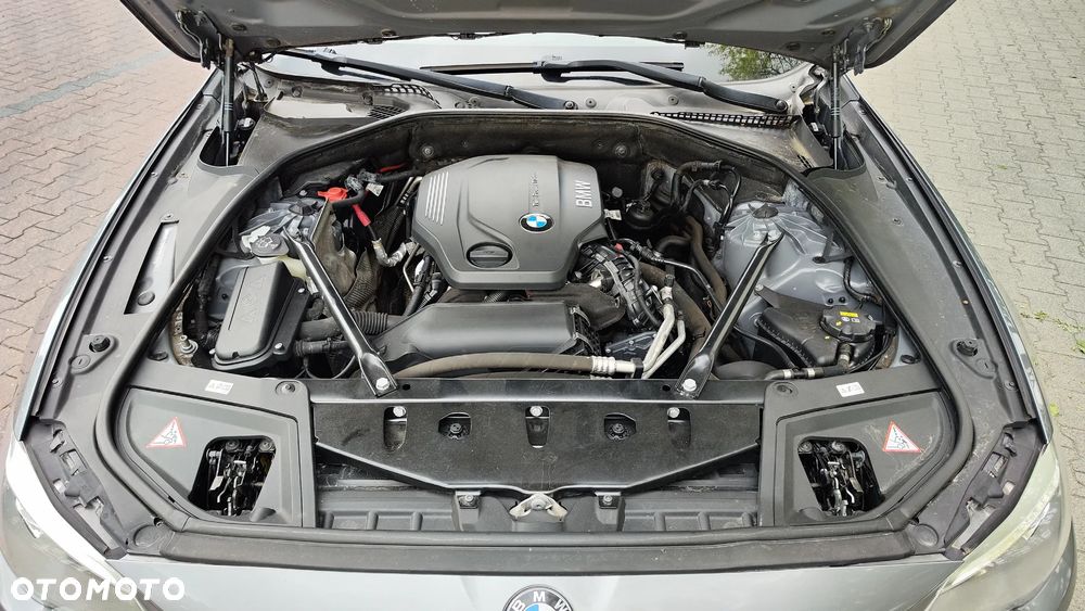BMW Seria 5 520d Touring - 38