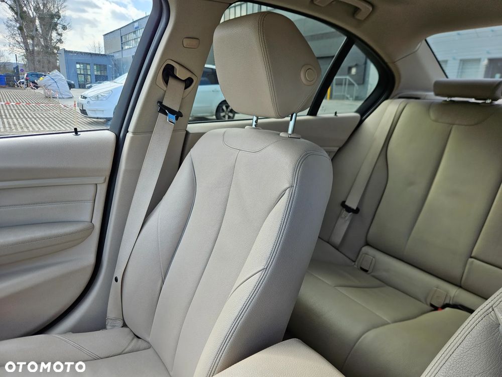 BMW Seria 3 - 18