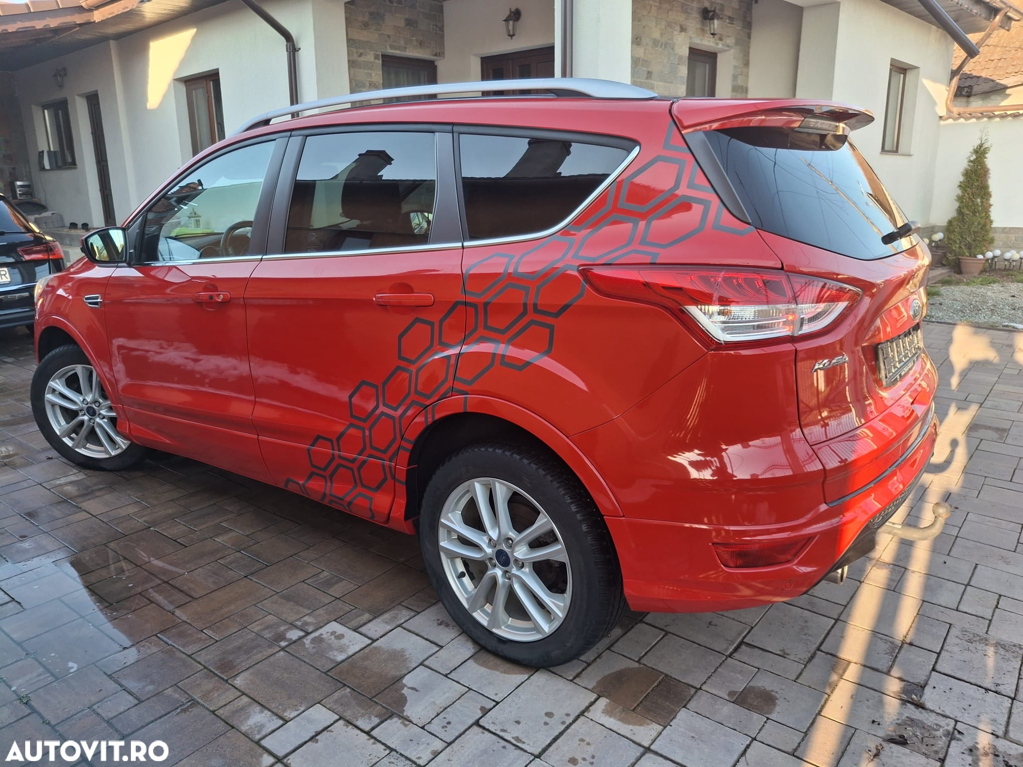 Ford Kuga 2.0 TDCi 4x4 Aut. Titanium - 4