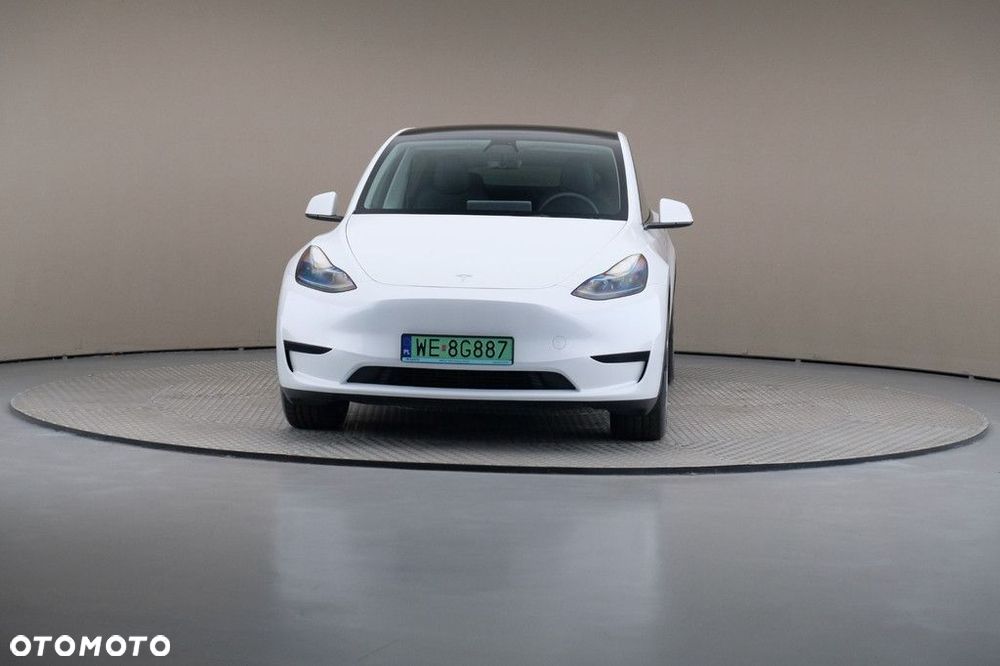 Tesla Model Y - 3