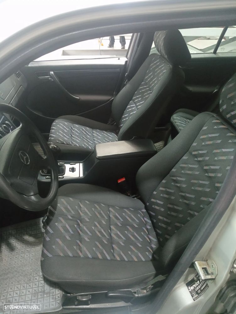Mercedes-Benz C 220 - 4