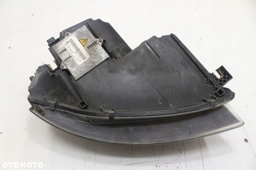 A3 8P 3D LAMPA PRAWY PRZÓD XENON - 10