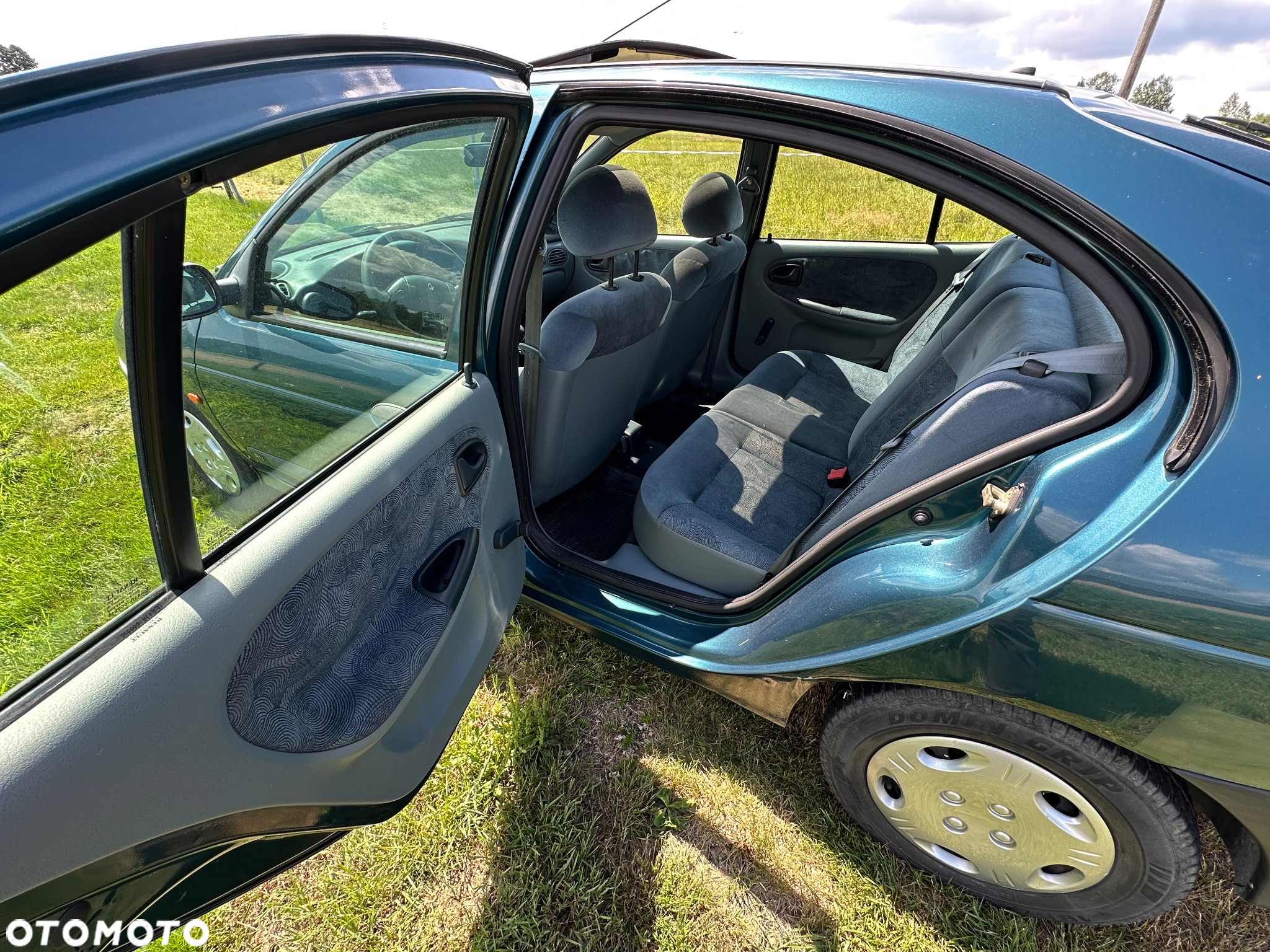 Renault Megane 1.6 RN - 10