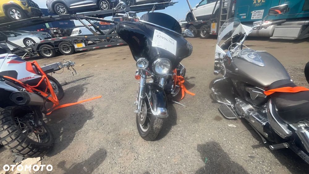 Harley-Davidson FLH Electra Glide - 2