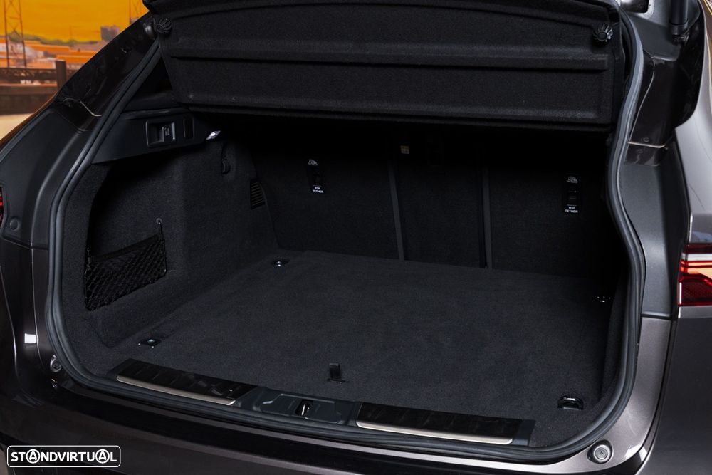 Jaguar F-Pace 2.0 D200 AWD R-Dynamic SE - 30