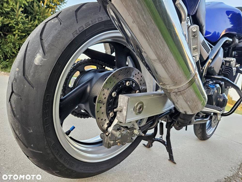 Yamaha FZS - 11