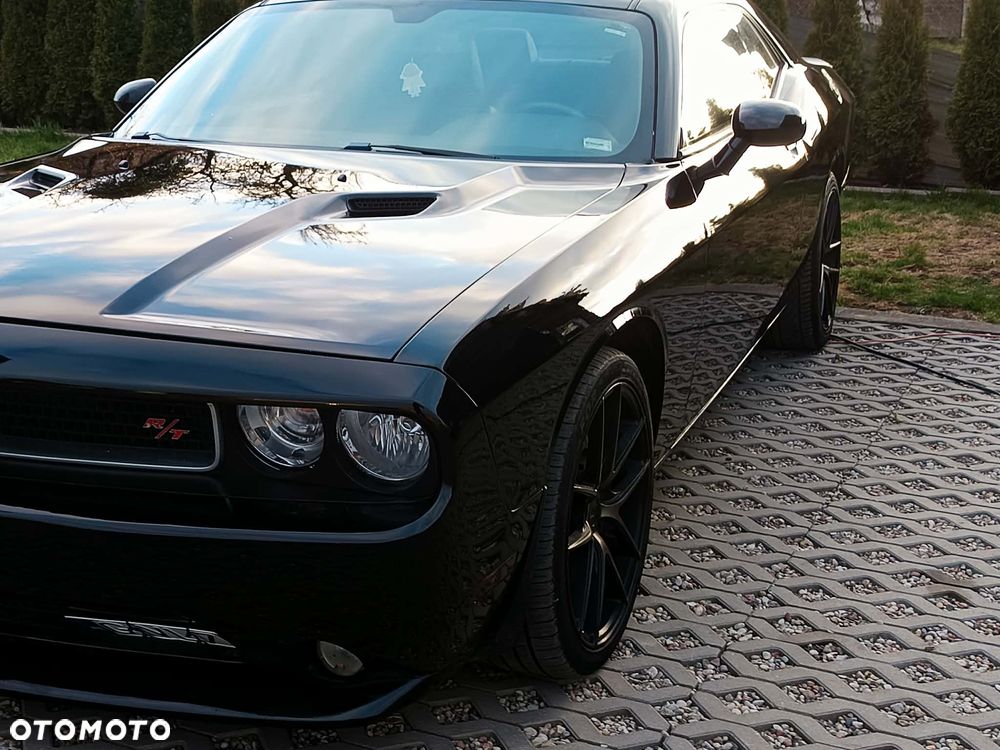 Dodge Challenger - 1