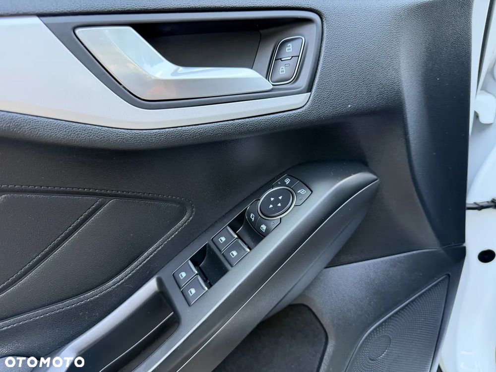 Ford Focus 1.5 EcoBlue Start-Stopp-System TITANIUM DESIGN - 33