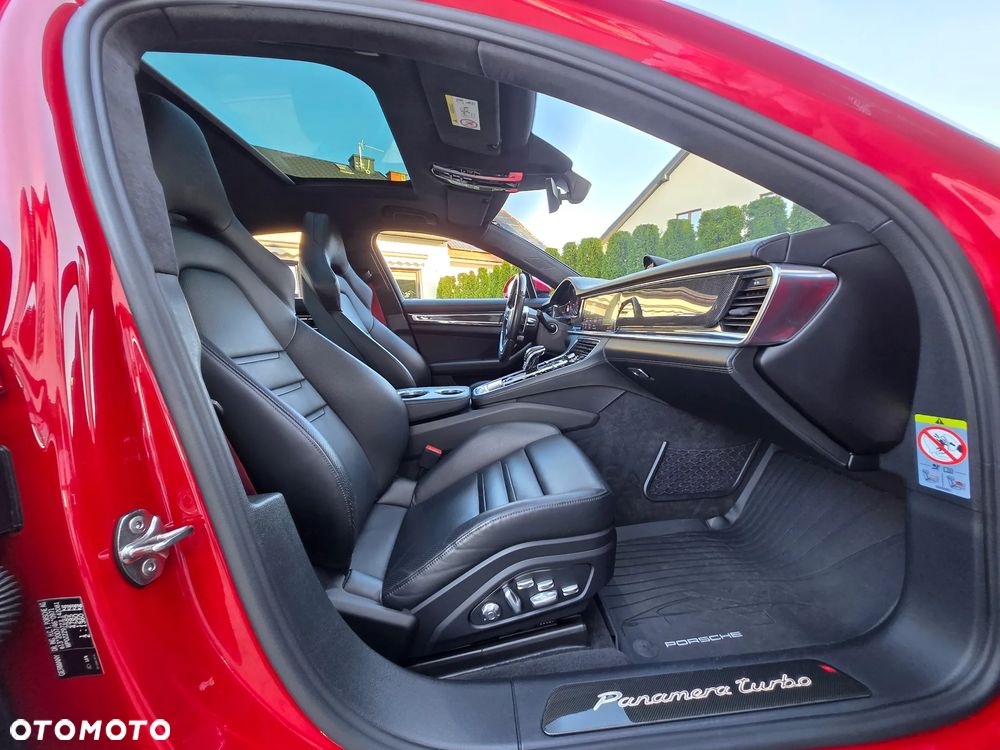 Porsche Panamera - 28