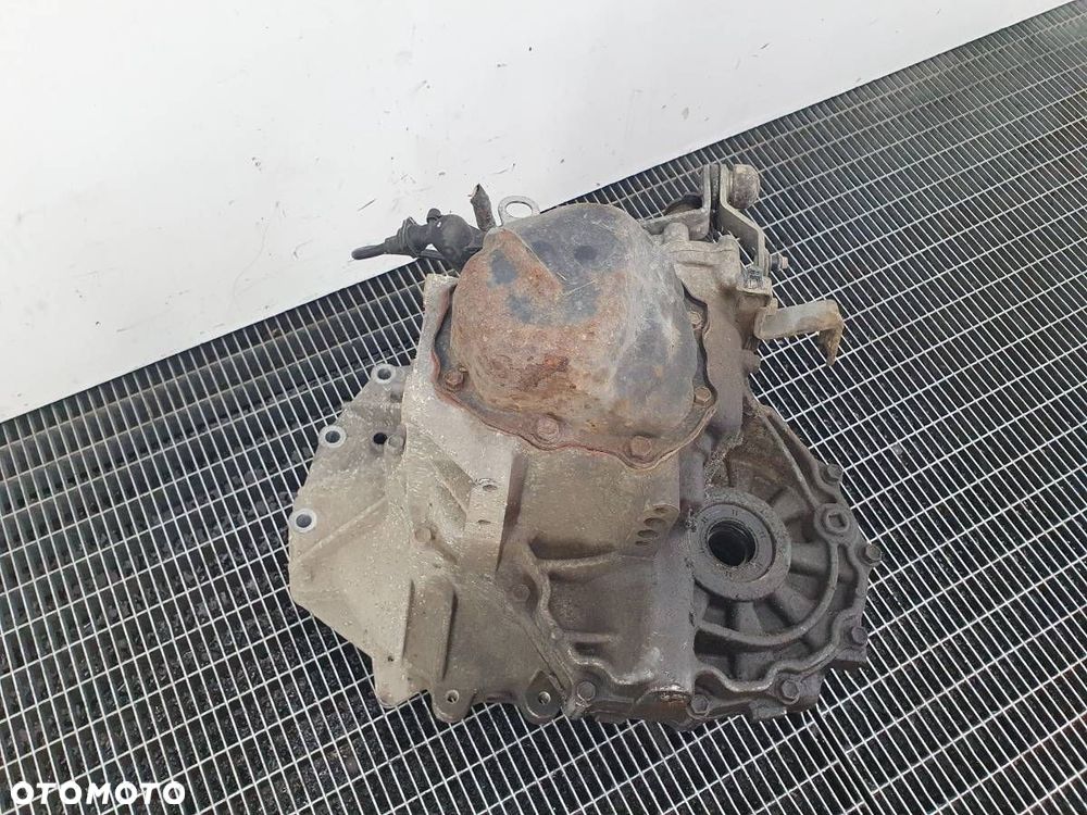 SKRZYNIA BIEGÓW MANUALNA P30 SWIFT IV MK6 1.3 B 92 - 5