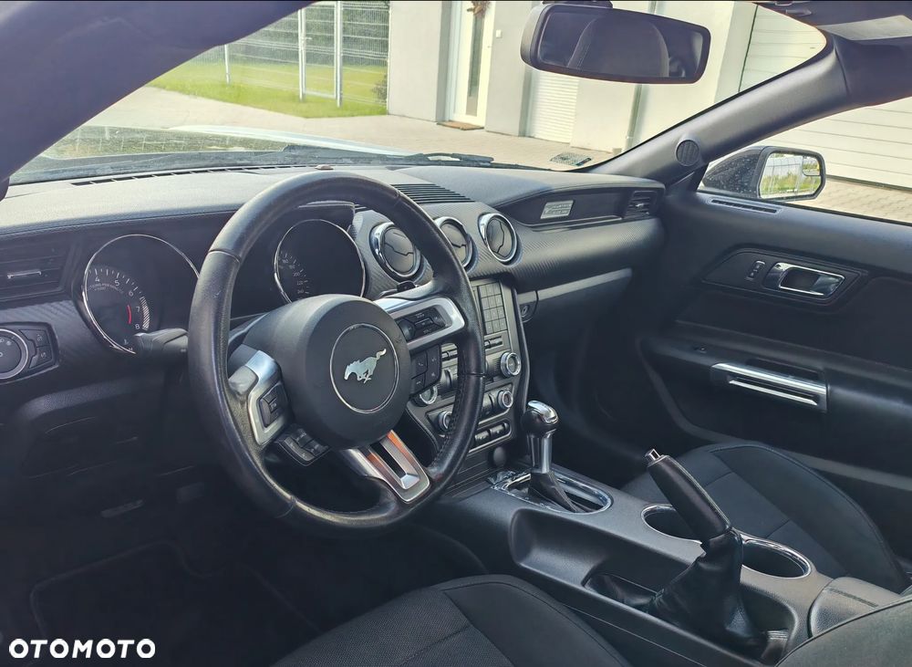 Ford Mustang 3.7 V6 Premium - 18