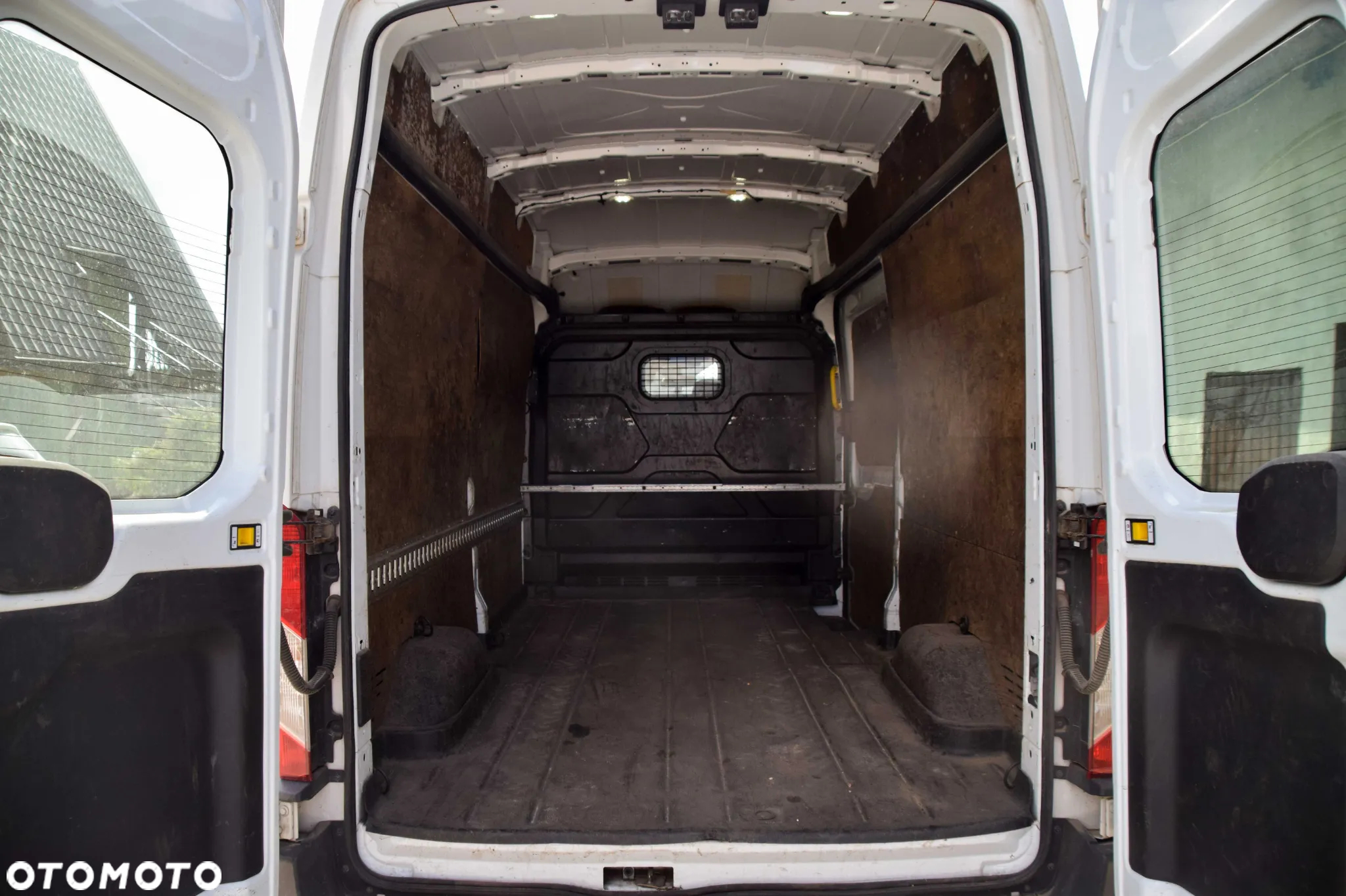 Ford transit trend - 3