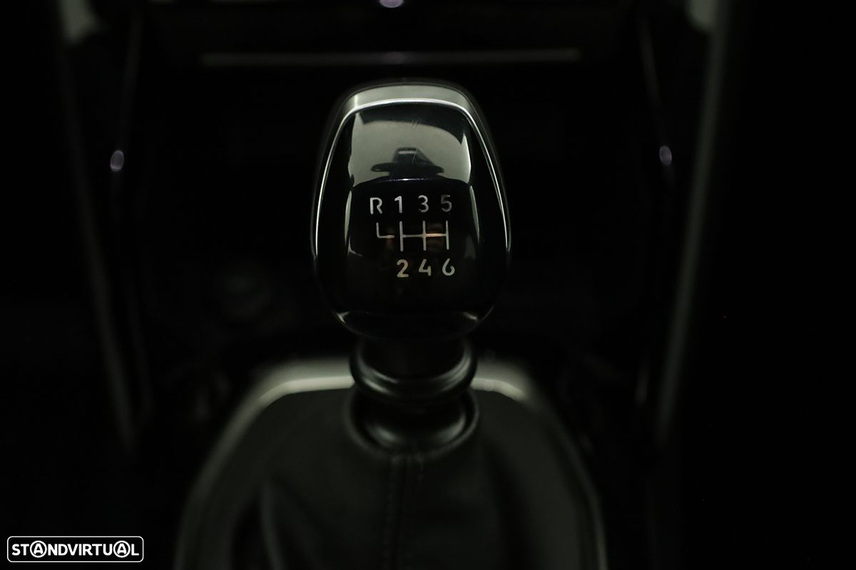 Peugeot 2008 1.2 PureTech Allure - 14
