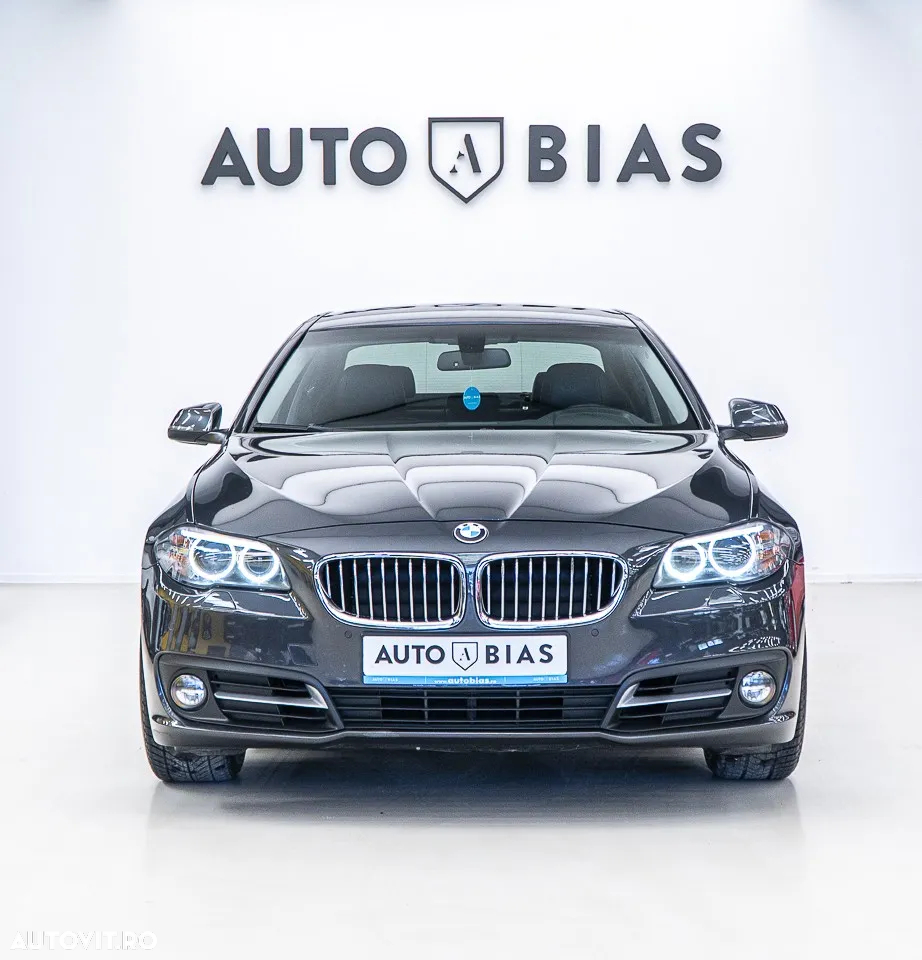 BMW Seria 5 525d xDrive Aut. Luxury Line - 23