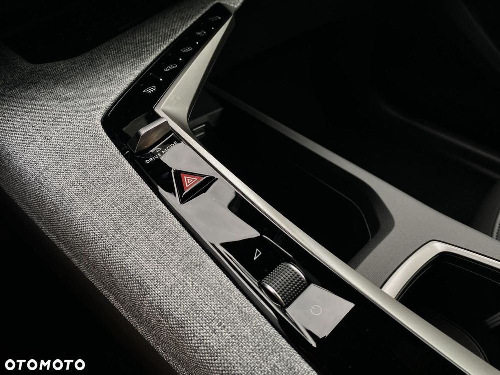 Peugeot 3008 1.2 PureTech mHEV Allure e-DCS6 - 19