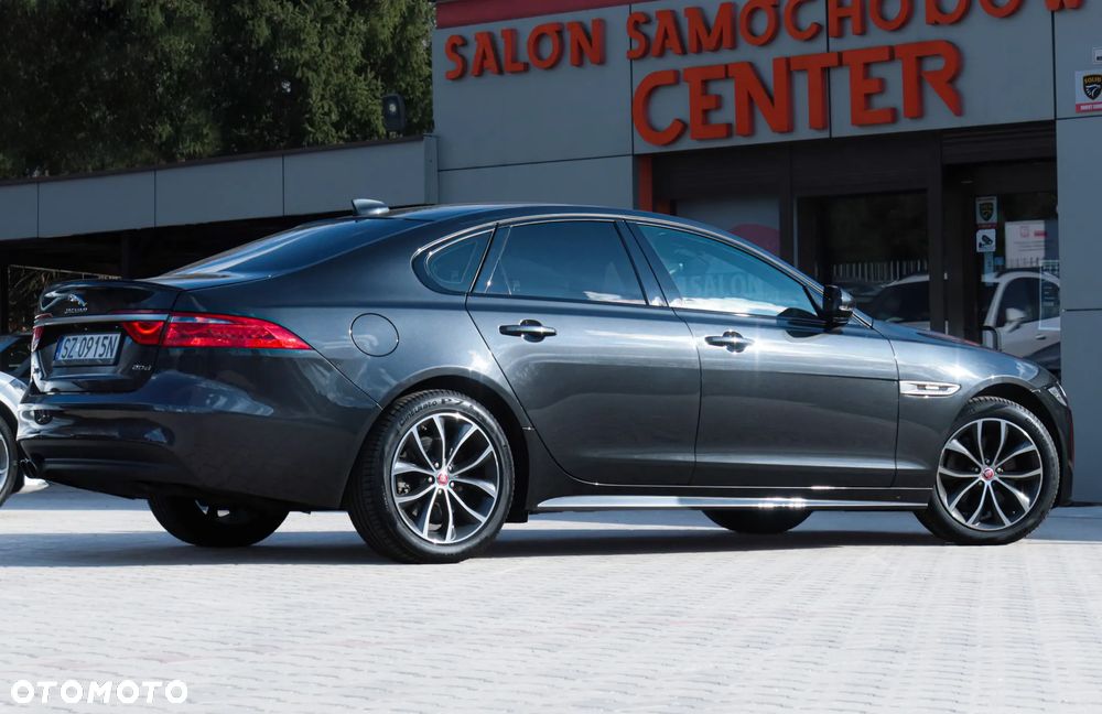 Jaguar XF 20d R-Sport - 8