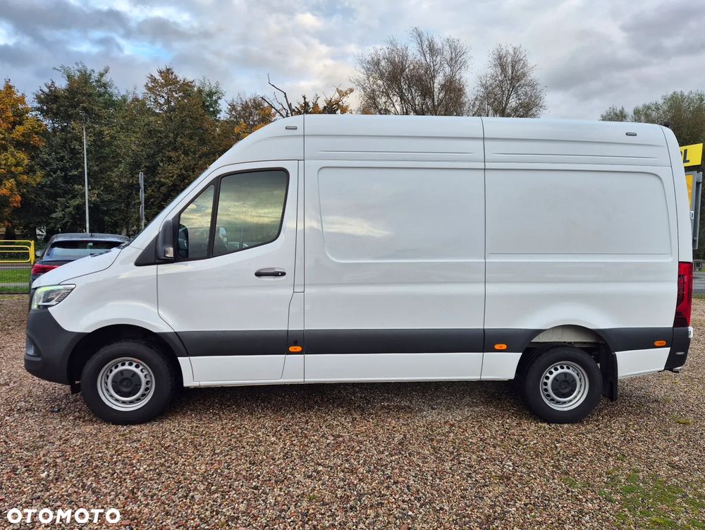 Mercedes-Benz Sprinter - 4