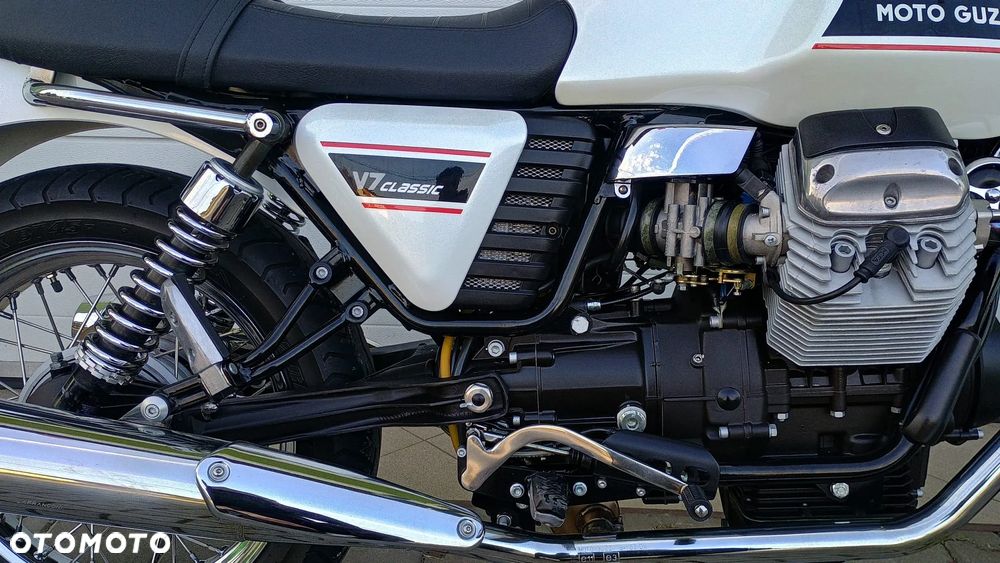 Moto Guzzi V7 - 6