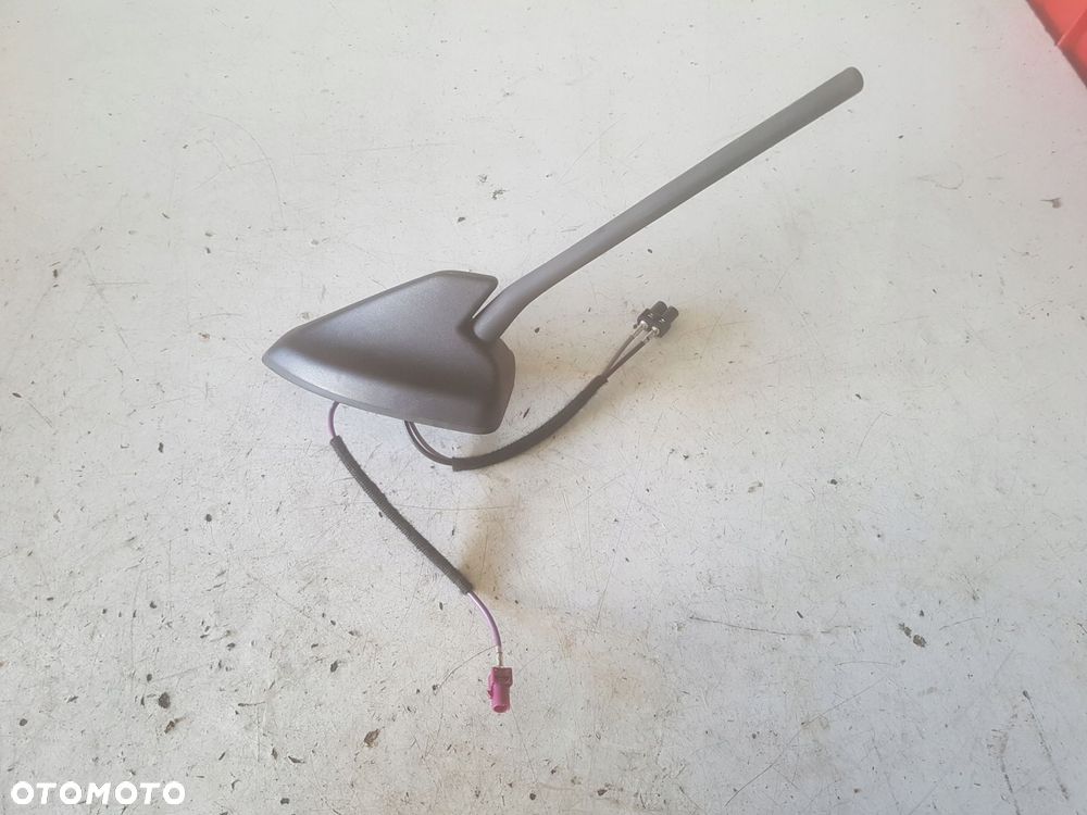 FORD FIESTA MK8 16r- ANTENA RADIA GPS - 1