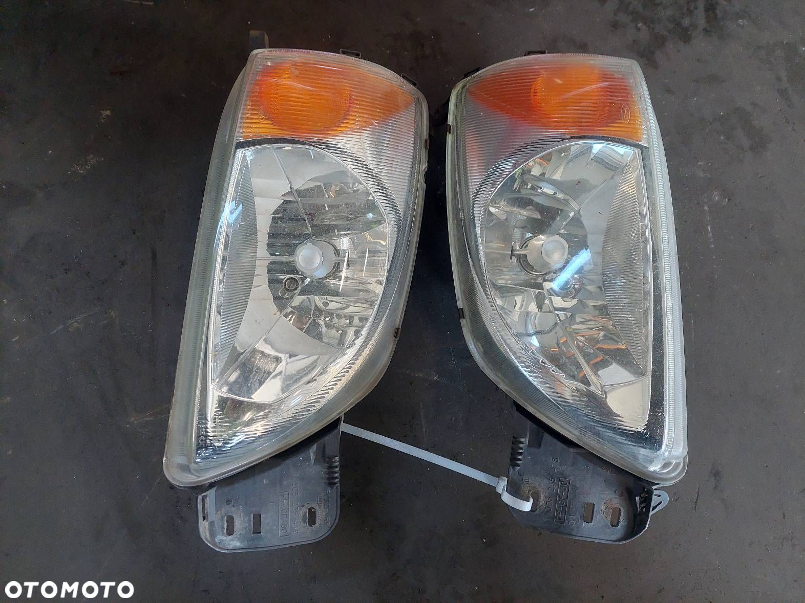 KOMPLETNY PRZÓD MASKA ZDERZAK LAMPY GRILL FIESTA MK4 LIFT 99-02 LAK 19 - 2