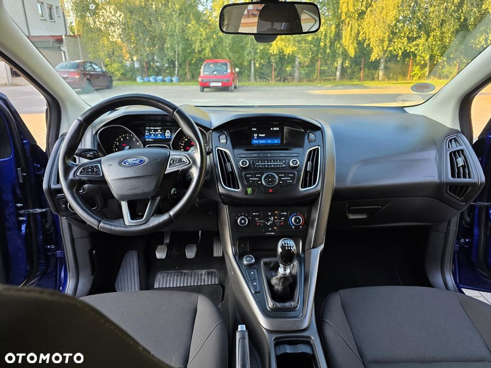 Ford Focus 1.0 EcoBoost Trend - 24