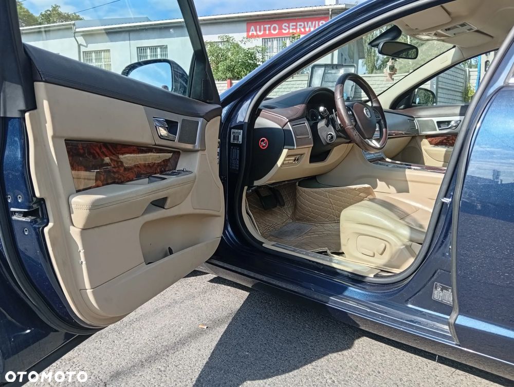 Jaguar XF 3.0 V6 Premium Luxury - 11