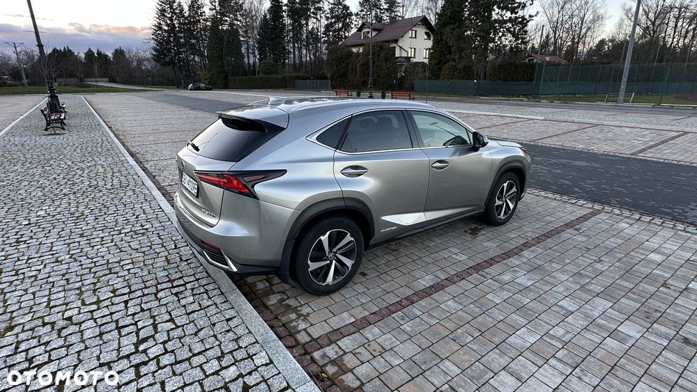 Lexus NX 300h Elite AWD - 9