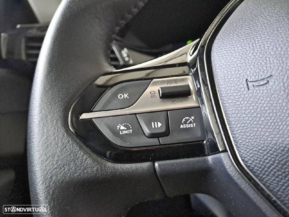 Peugeot 408 1.2 PureTech Allure EAT8 - 16