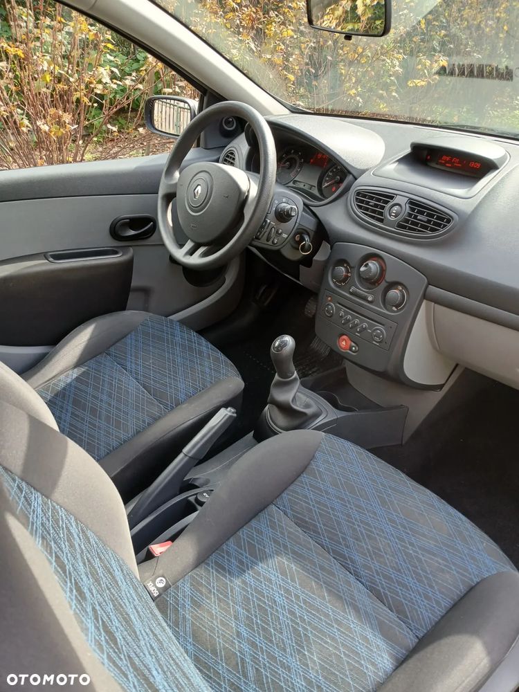 Renault Clio - 8
