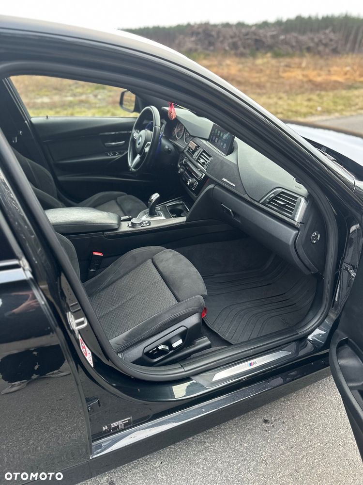 BMW Seria 3 330i xDrive M Sport Shadow sport - 10