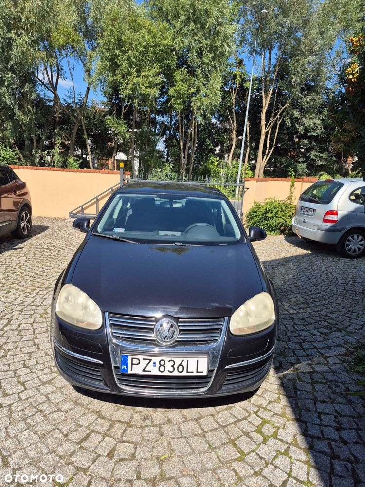 Volkswagen Jetta - 4