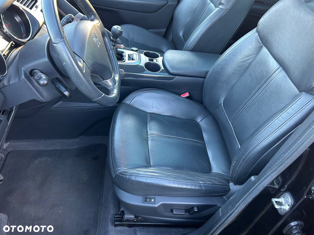 Peugeot 3008 HDi 150 Allure - 17