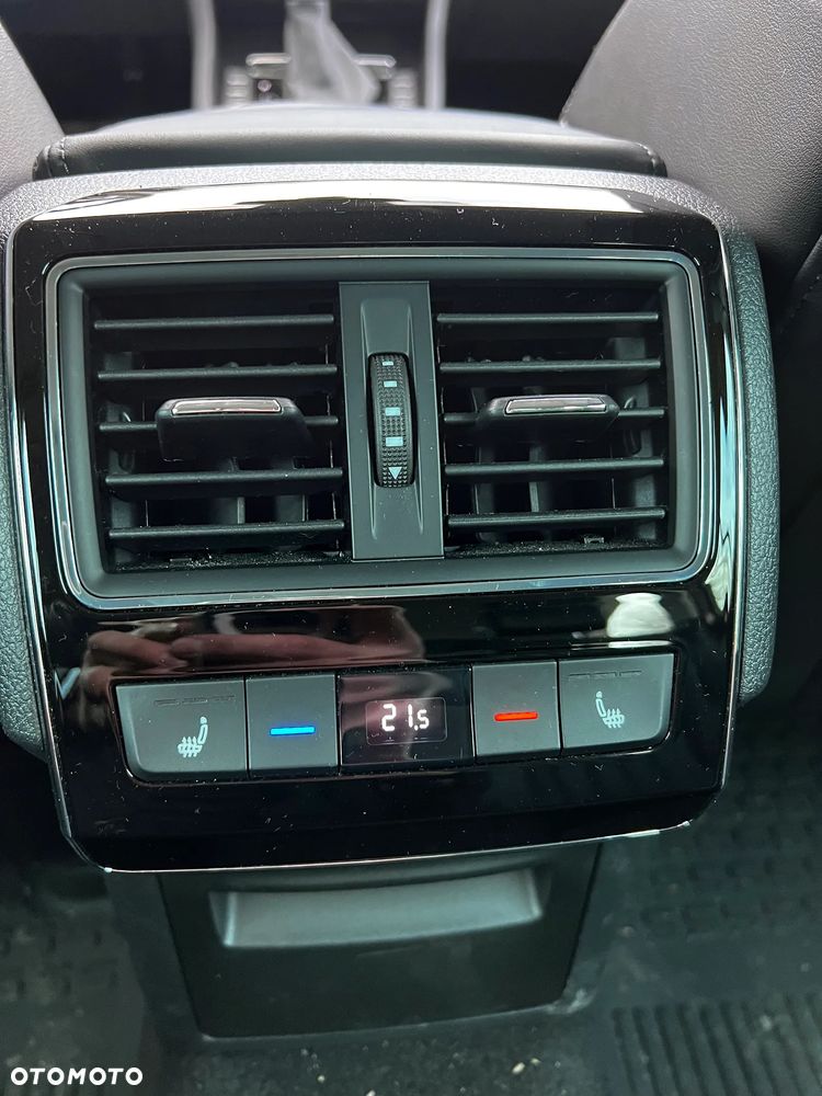 Skoda Superb 2.0 TDI SCR L&K DSG - 11