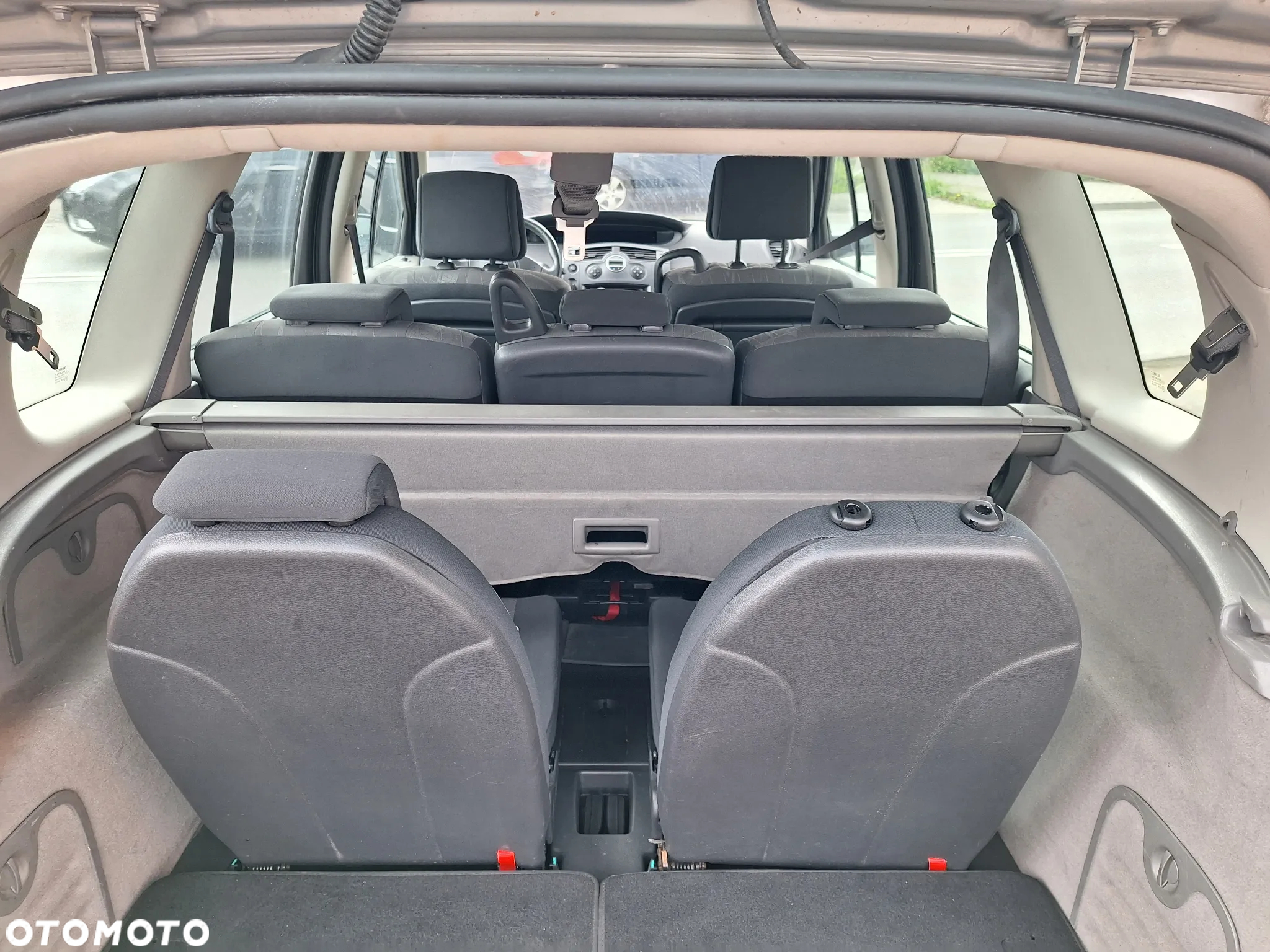 Renault Scenic 2.0 16V Avantage - 9