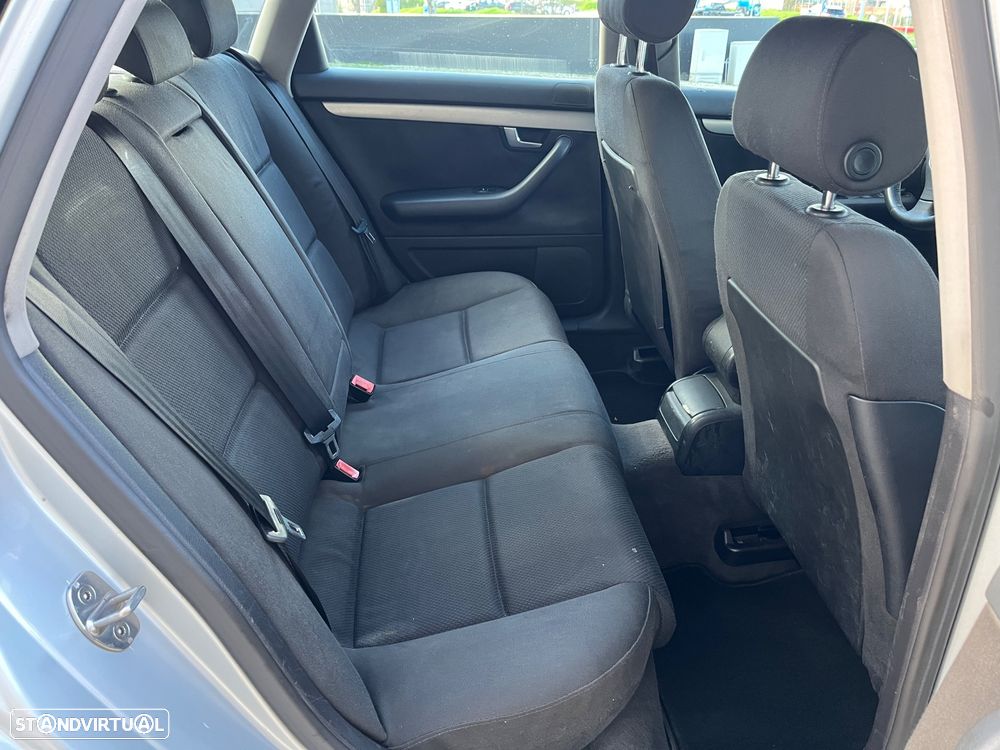 Audi A4 2.5 TDI quattro S-line - 7