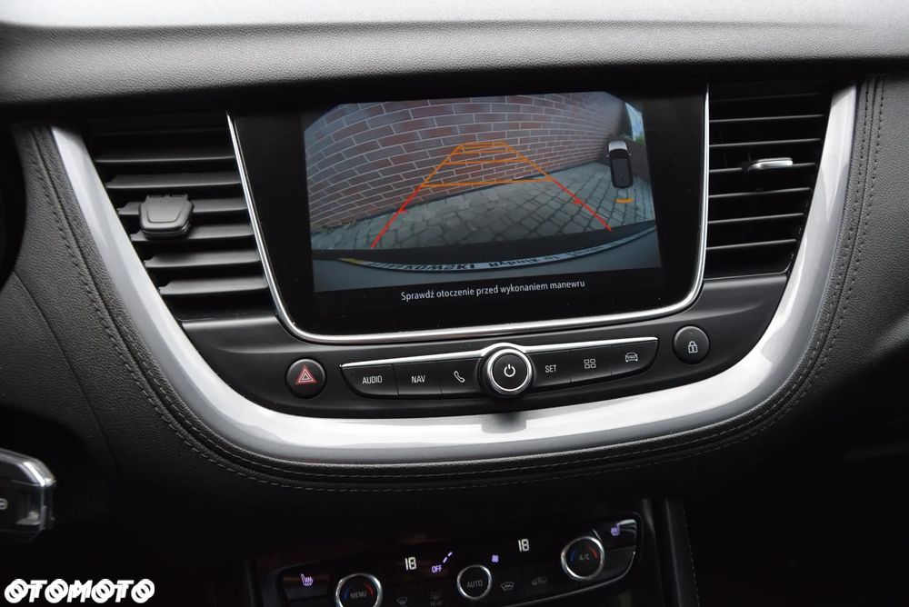 Opel Grandland X 1.2 Start/Stop Business Elegance - 4