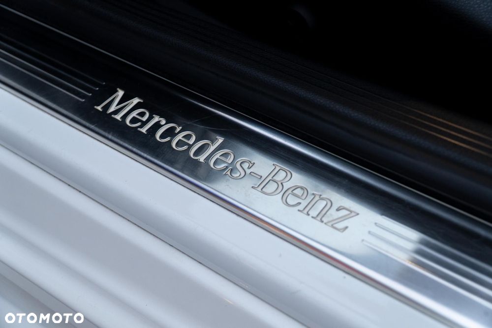 Mercedes-Benz Klasa C 300 d 4MATIC 9G-TRONIC - 39