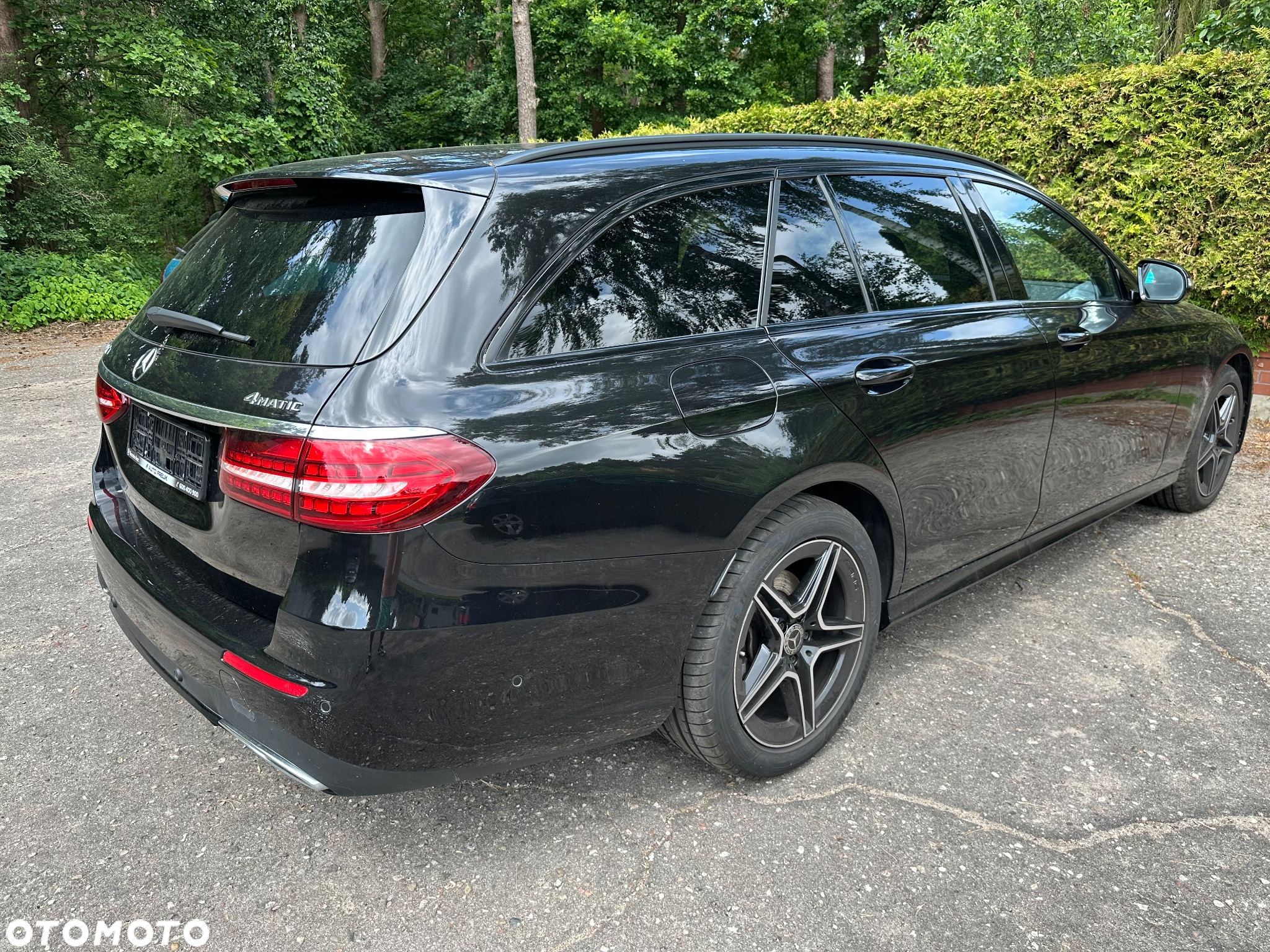 Mercedes-Benz Klasa E 300 d 4Matic T 9G-TRONIC AMG Line - 6