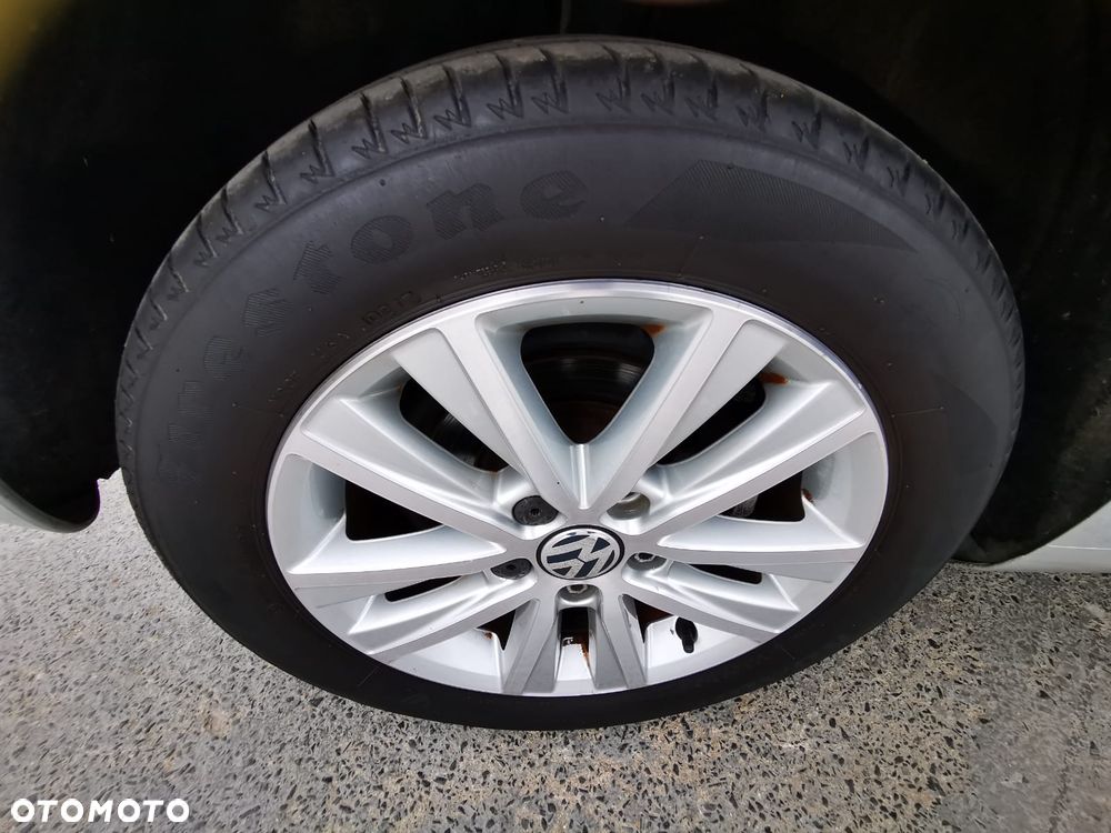 Volkswagen Golf 1.6 TDI DPF Style - 28