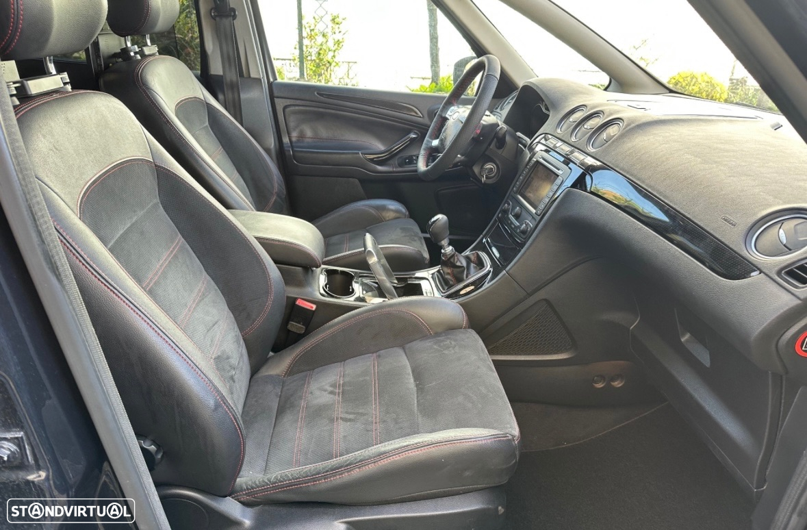 Ford S-Max 2.0 TDCi Titanium 7L - 28