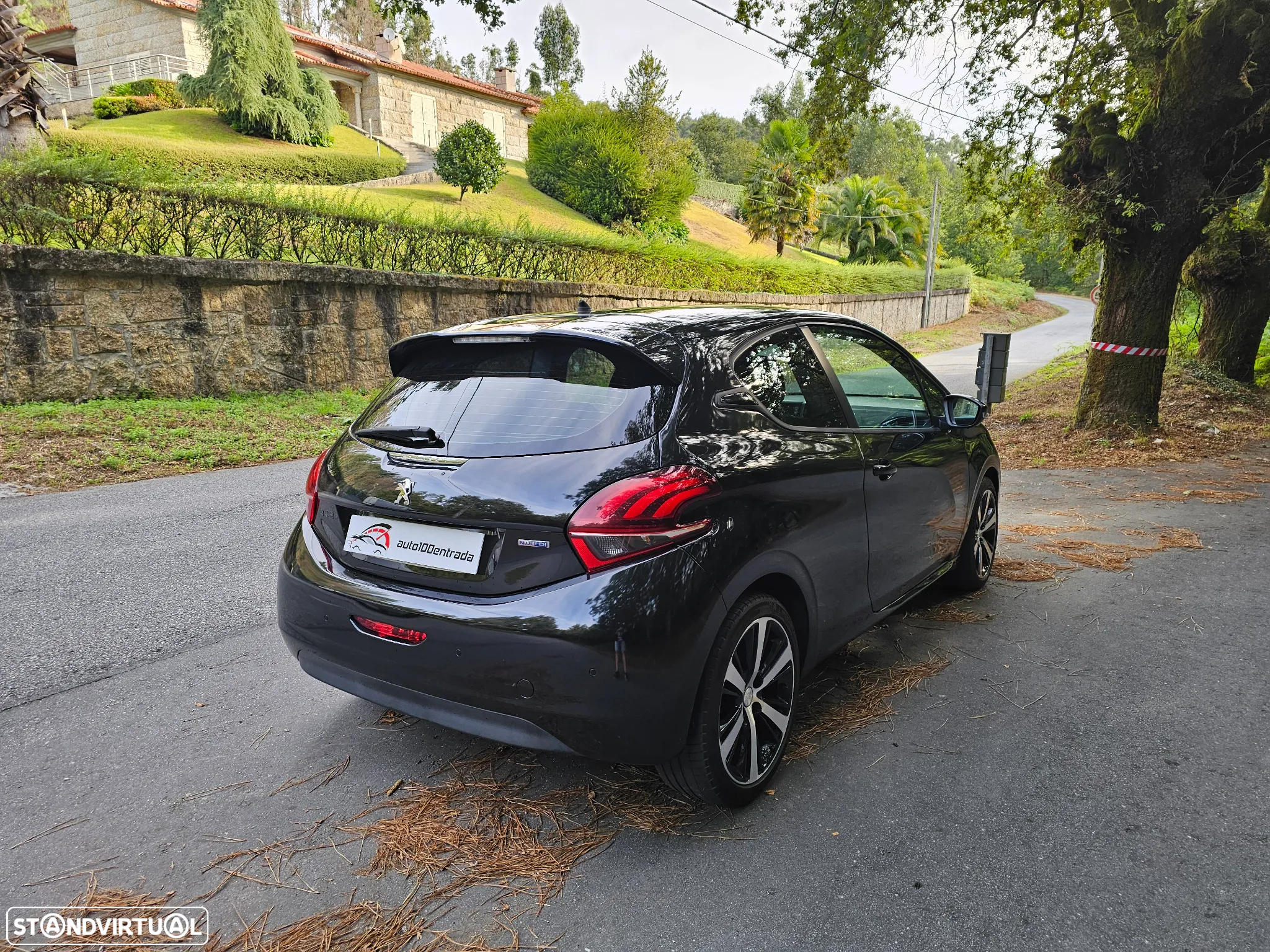 Peugeot 208 e-HDi 92 Stop&Start Allure - 8