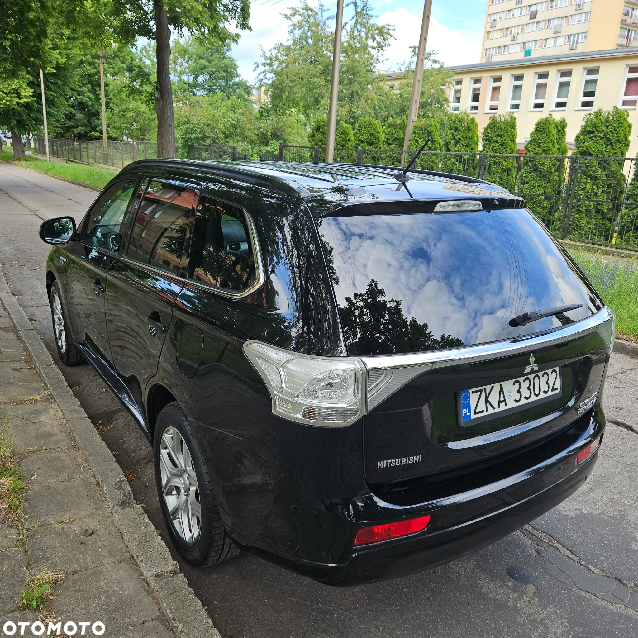 Mitsubishi Outlander 2.0 4WD Plug-In Hybrid Top - 9