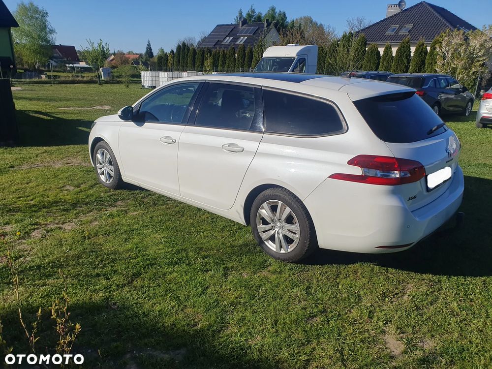 Peugeot 308 1.6 BlueHDi Allure S&S - 26