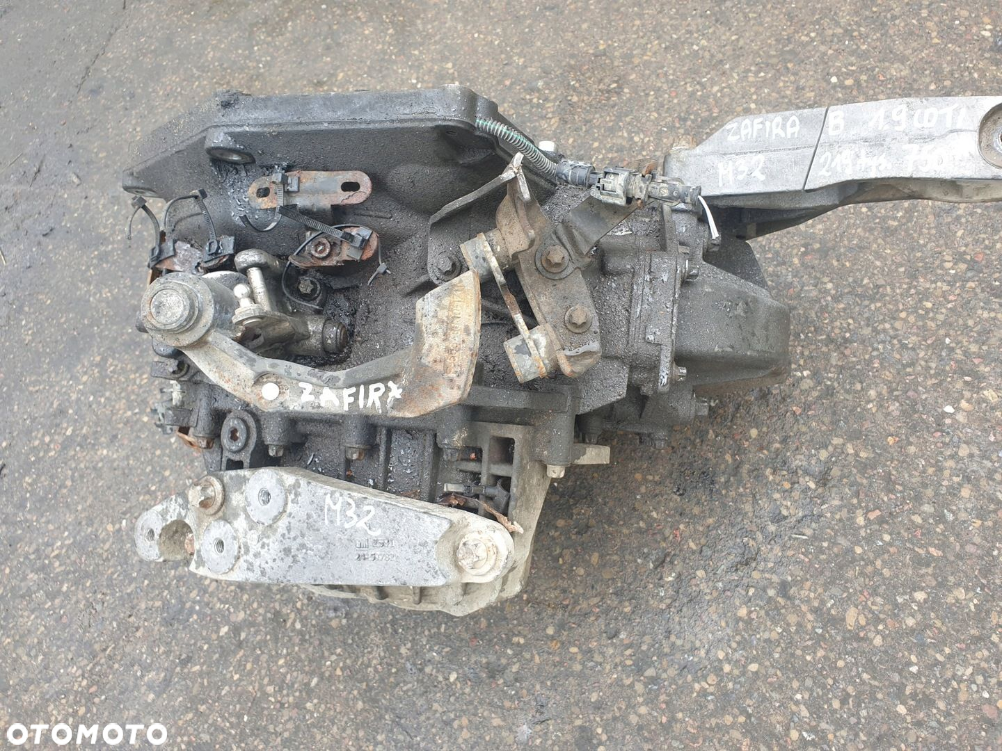 SKRZYNIA BIEGÓW MANUALNA OPEL ZAFIRA B 1.9 CDTI M32 - 6