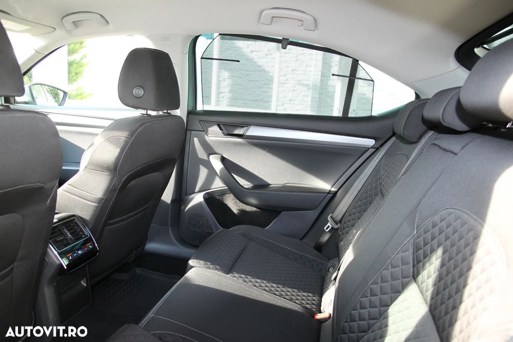 Skoda Superb 2.0 TDI DSG Sportline - 26