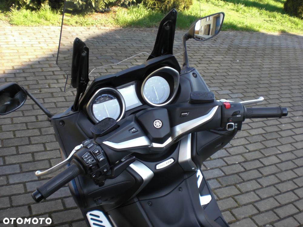 Yamaha Tmax - 16