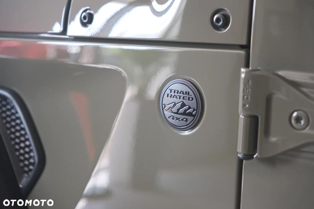 Jeep Wrangler - 4